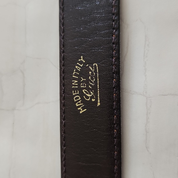 Gucci Women's Saddle Belt. Made and purchased in Italy, mint condition. Size 32. - Picture 2 of 4